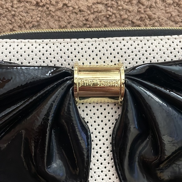 Betsey Johnson black bow wallet - Picture 2 of 8